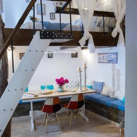 Menemar & Apt, By Idealstay Experience *